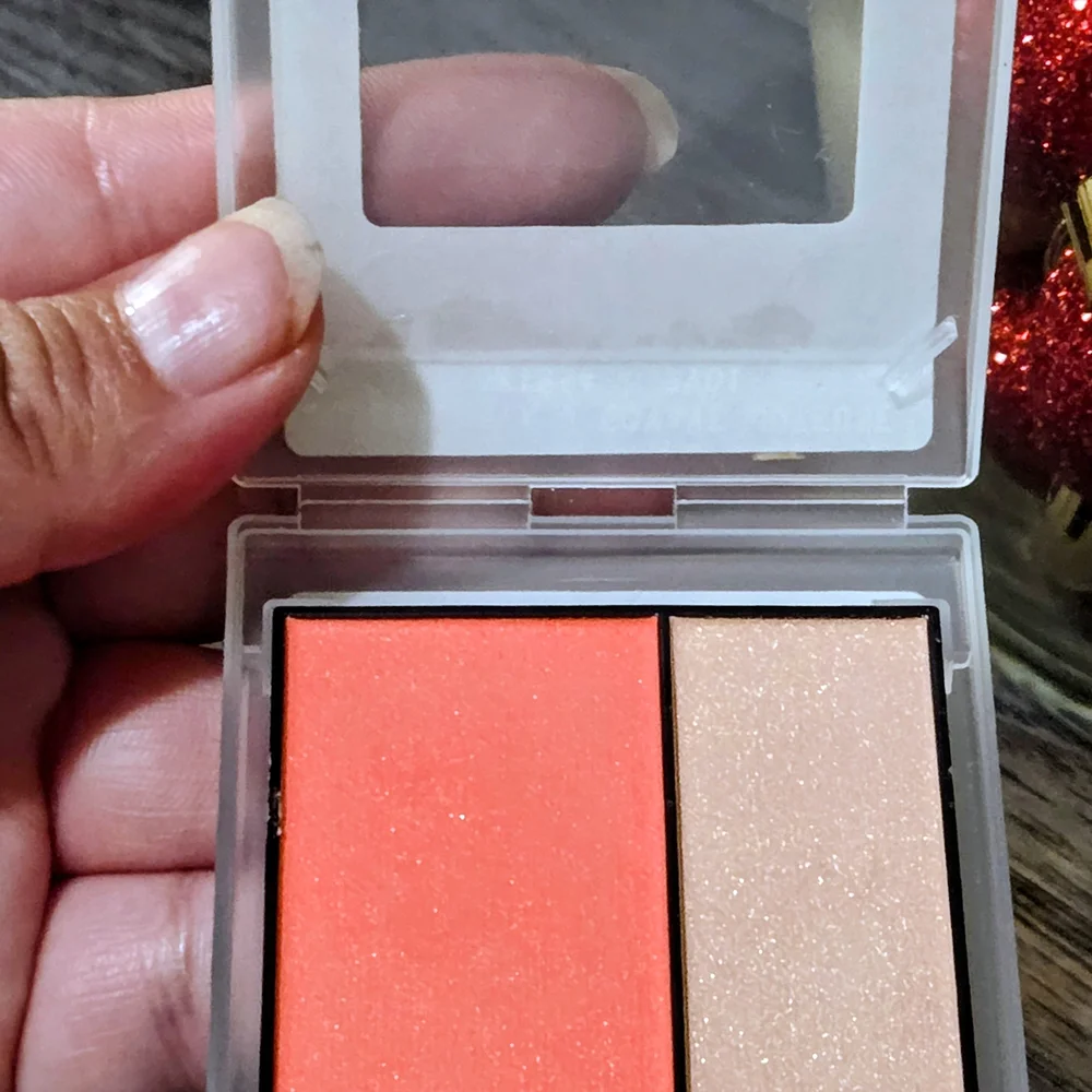 Dual-Tone Blush Palette - Coral and Nude - Picture 2 of 6